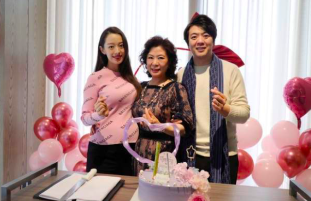 吉娜當媽顯幸運，兒子健康成長，郎朗首次當爸依然把老婆放首位