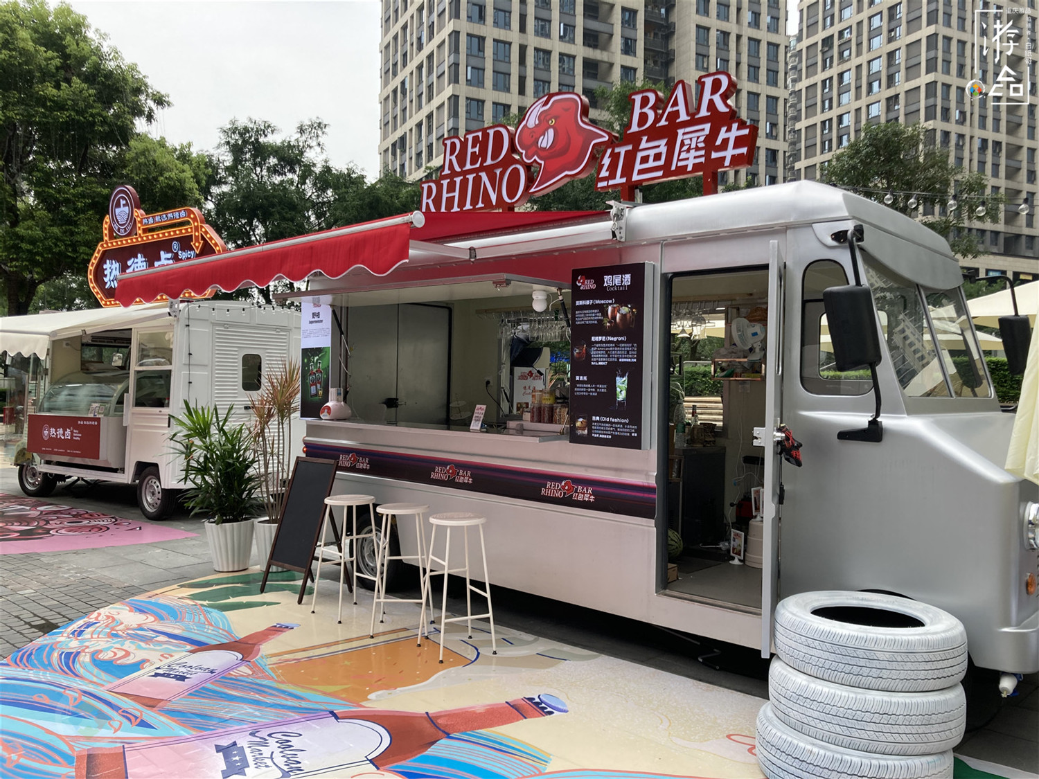 每天营业14个小时，比商场灵活的篷车集市，能否成为重庆主流？