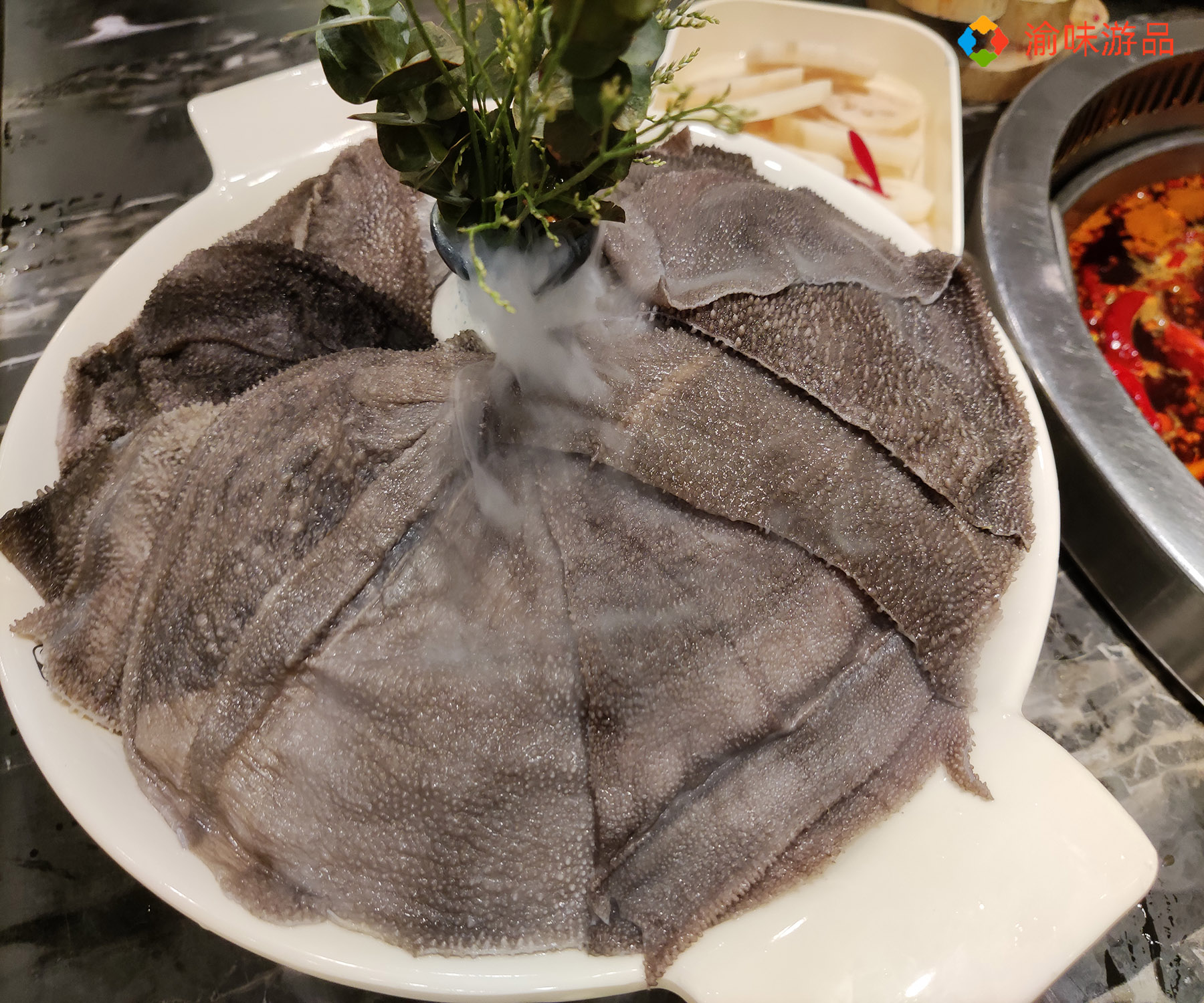 重庆王少龙火锅，味道评价不一，小吃还免费，真的不会亏？