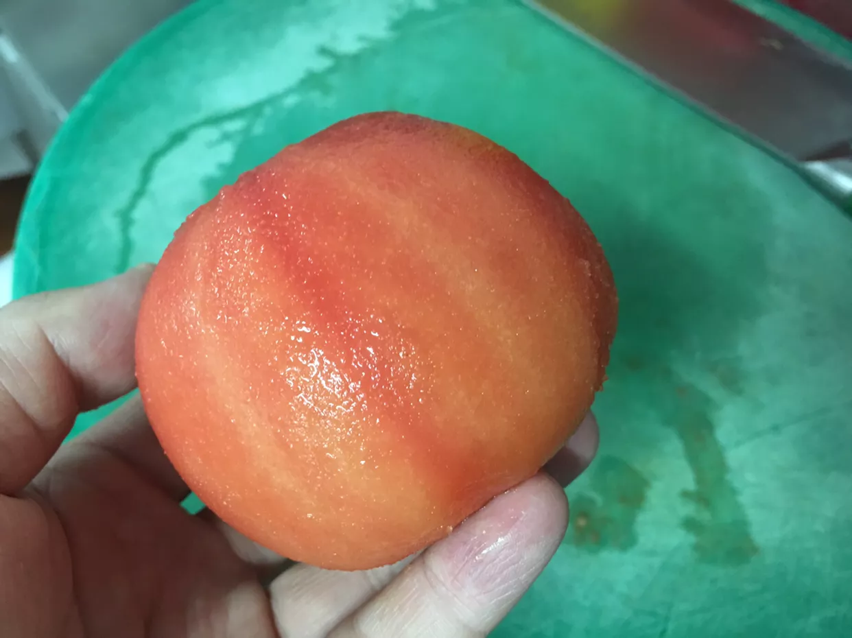 面点师教您巧去西红柿皮,轻松又快捷,赶快试试吧!-第4张图片-农百科 面点师教您巧去西红柿皮,轻松又快捷,赶快试试吧!-第4张图片-农百科