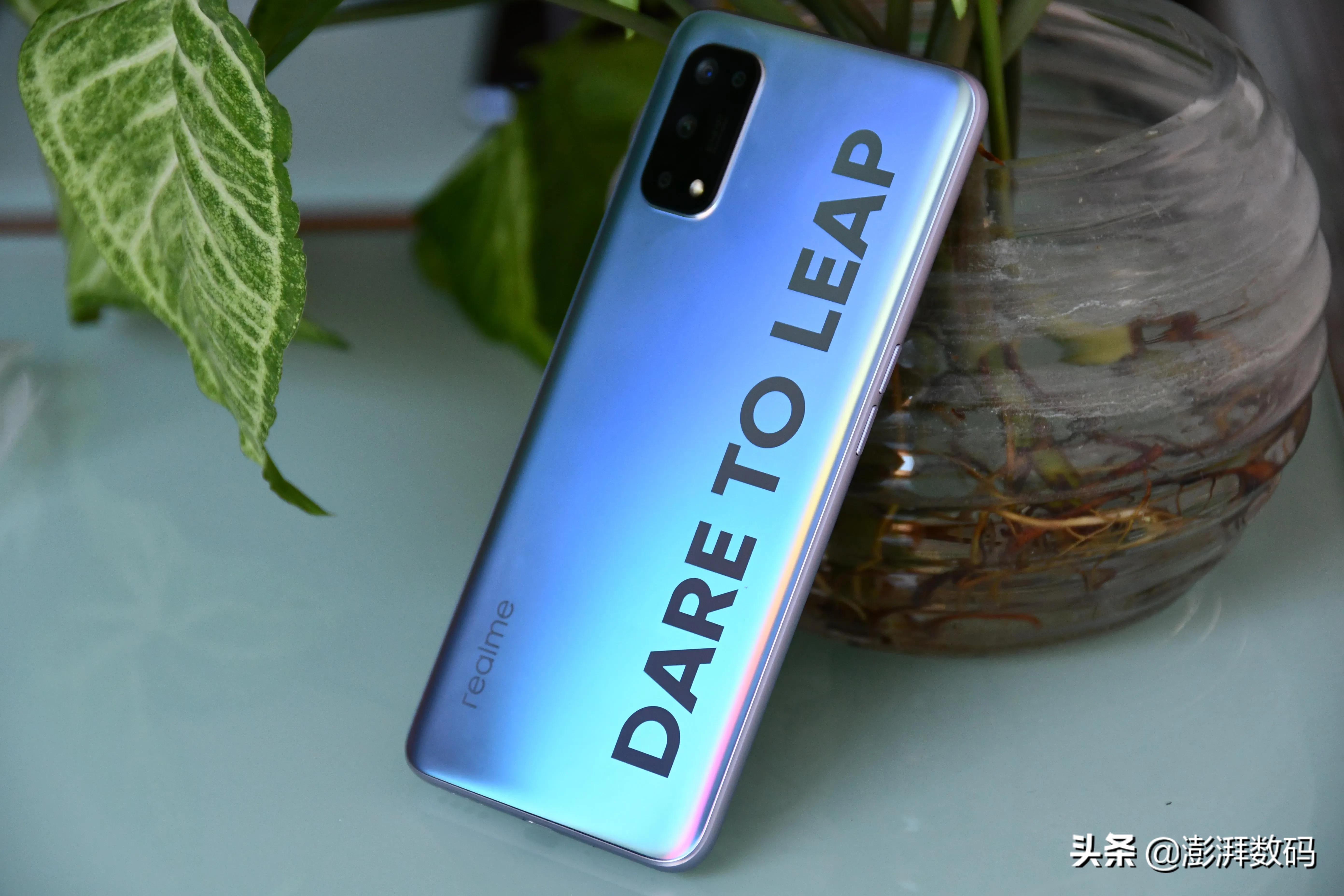 仅1499元！2款“赶超旗舰”5G千元机，性能颜值都