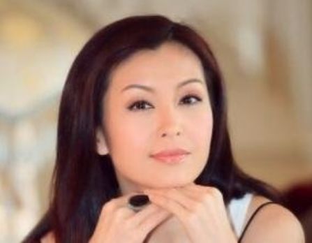 她21岁嫁大30岁富豪，结婚13天丈夫离世被质疑，