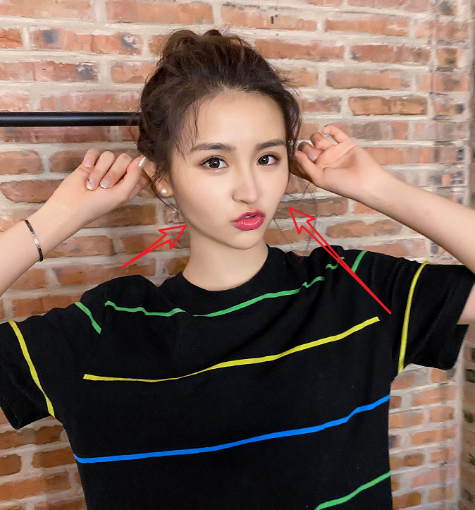 金子涵机场照生图显胖，照片放大三倍后，却发