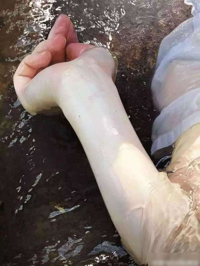 日本画家的“水中少女”有多变态?放大后再看