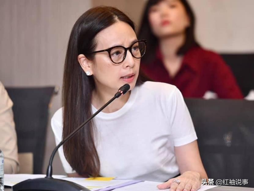 54岁华裔名媛美绝了！跟西拉米一模一样，难怪被王后视为眼中钉