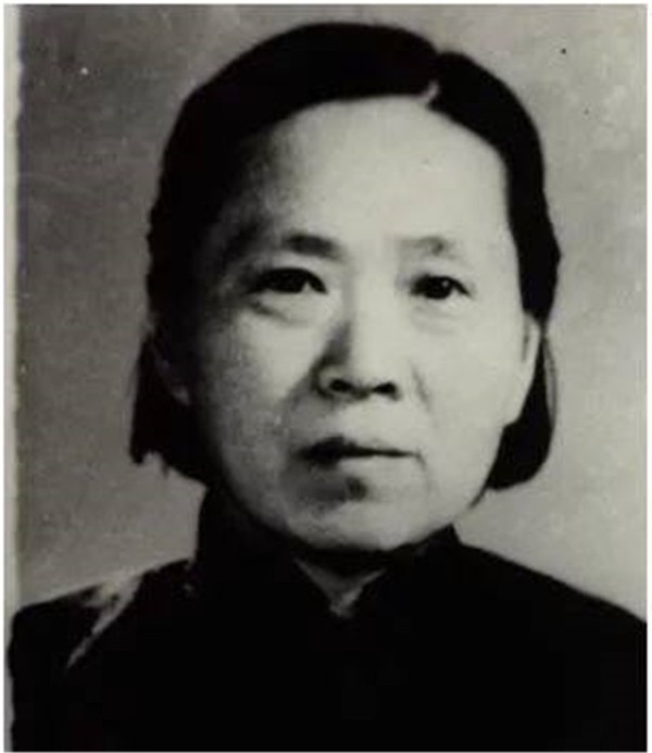 杨庆兰：17岁从战场背回一名重伤员，解放后，开