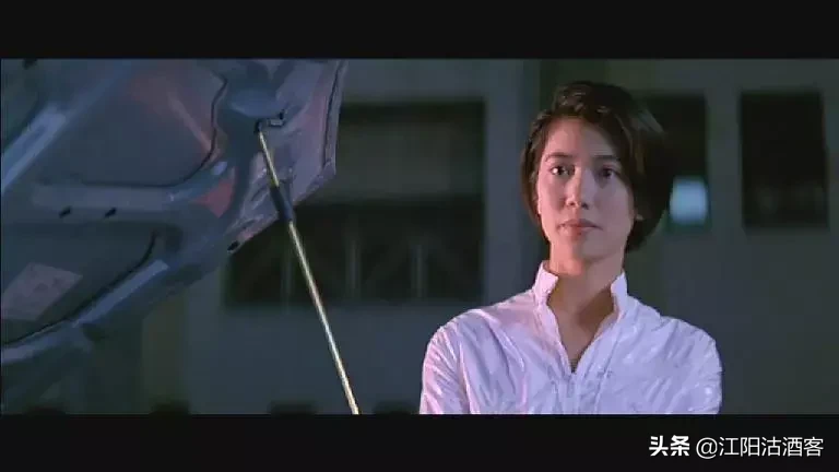成龙版的头文字d,其实这部《霹雳火》才是香港的经典赛车片
