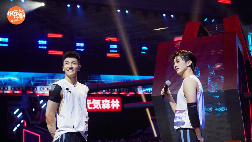 有肌少年乘风破浪，青春荷尔蒙扑面而来，《运动吧少年》让人爱了