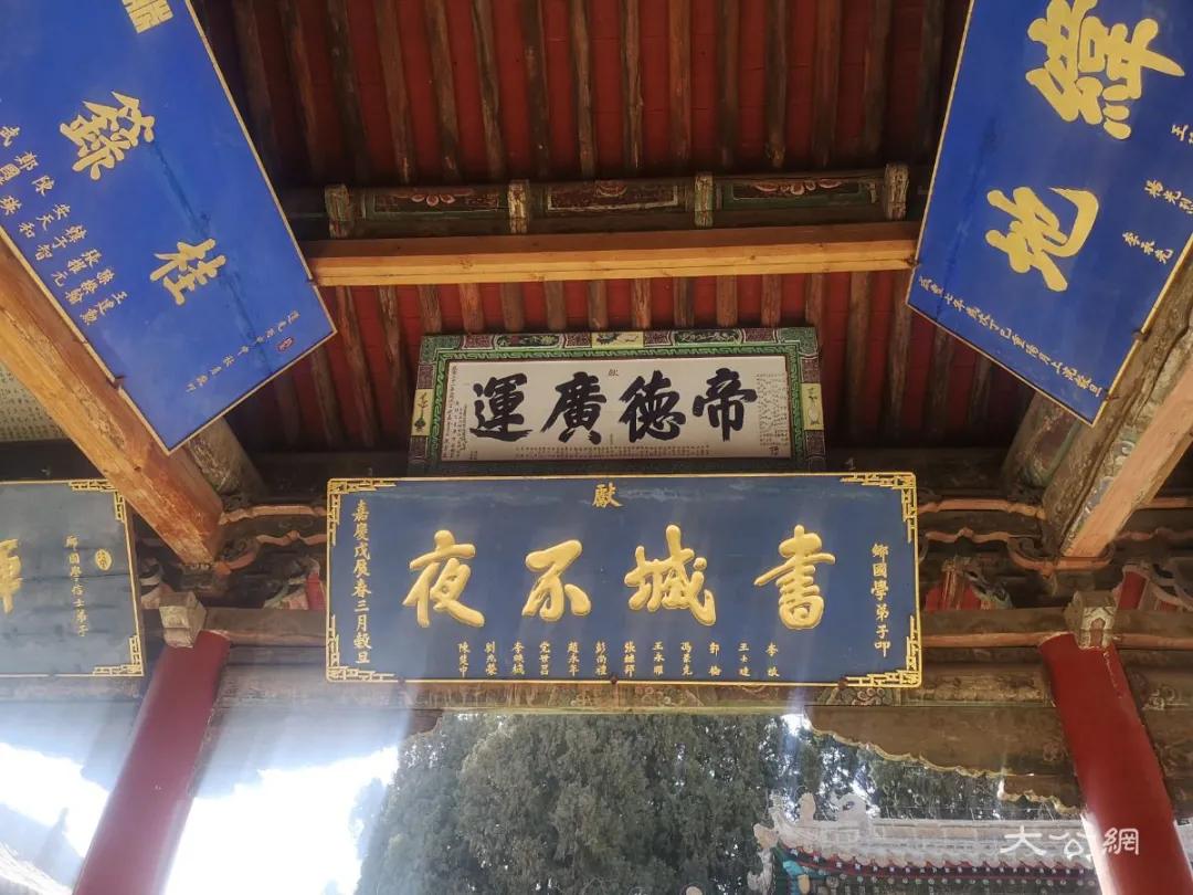 甘肃武威24小时自助图书馆再现“不夜书城”