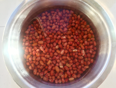 图片[2]-红豆粥做法 香浓更暖身冷天也不怕 寒露过后最适合喝-起舞食谱网