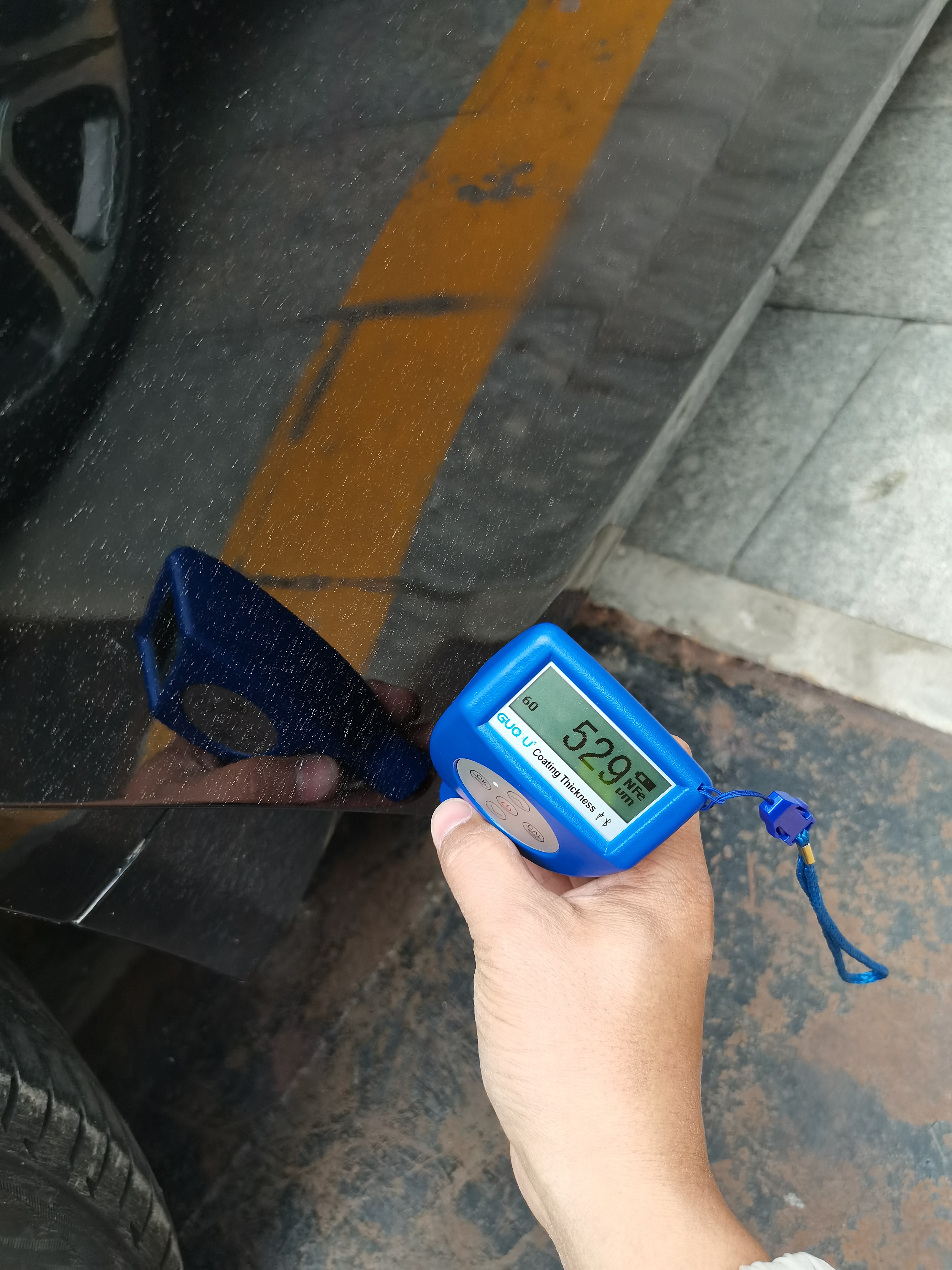 高手請進(jìn)來研究，寶馬740，庫存6年的新車，表顯近8千公里？