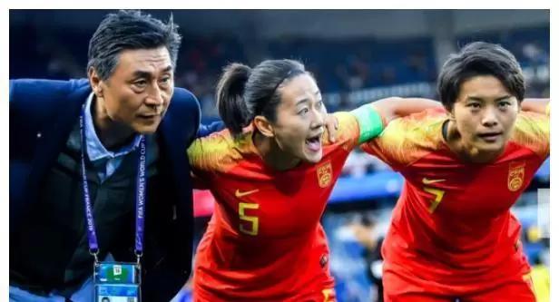 中国女足名单引争议，贾秀全为何总是被质疑？了解下三号隋波事件