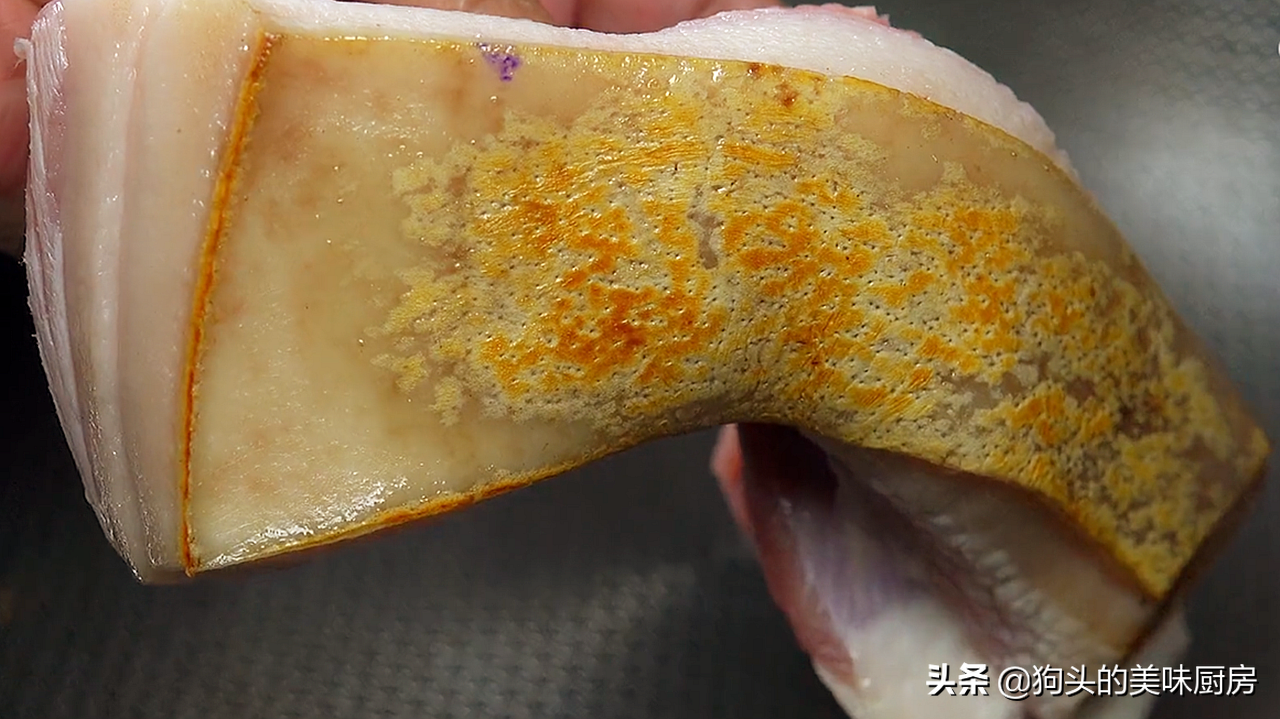 五花肉不紅燒了，教你秘製的做法，上鍋一蒸，下飯又解饞，太香了