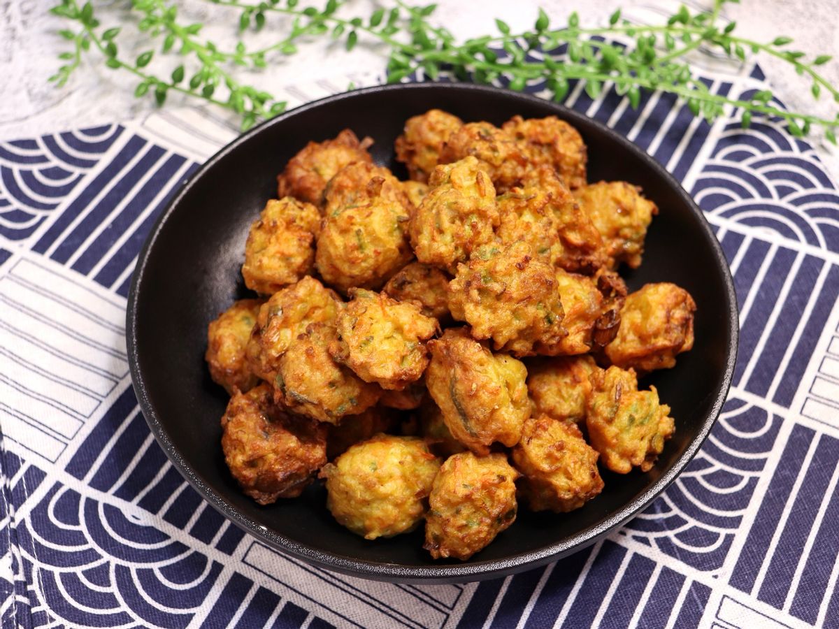 家常萝卜丸子的做法，简单好做，外酥里嫩，一口一个真过瘾