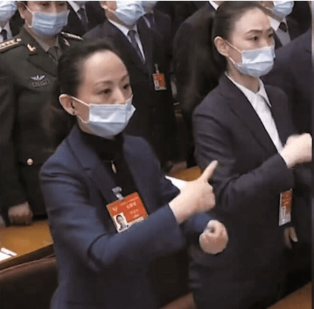 “千手观音”邰丽华：2岁失聪，27岁下嫁理工男，29岁成名