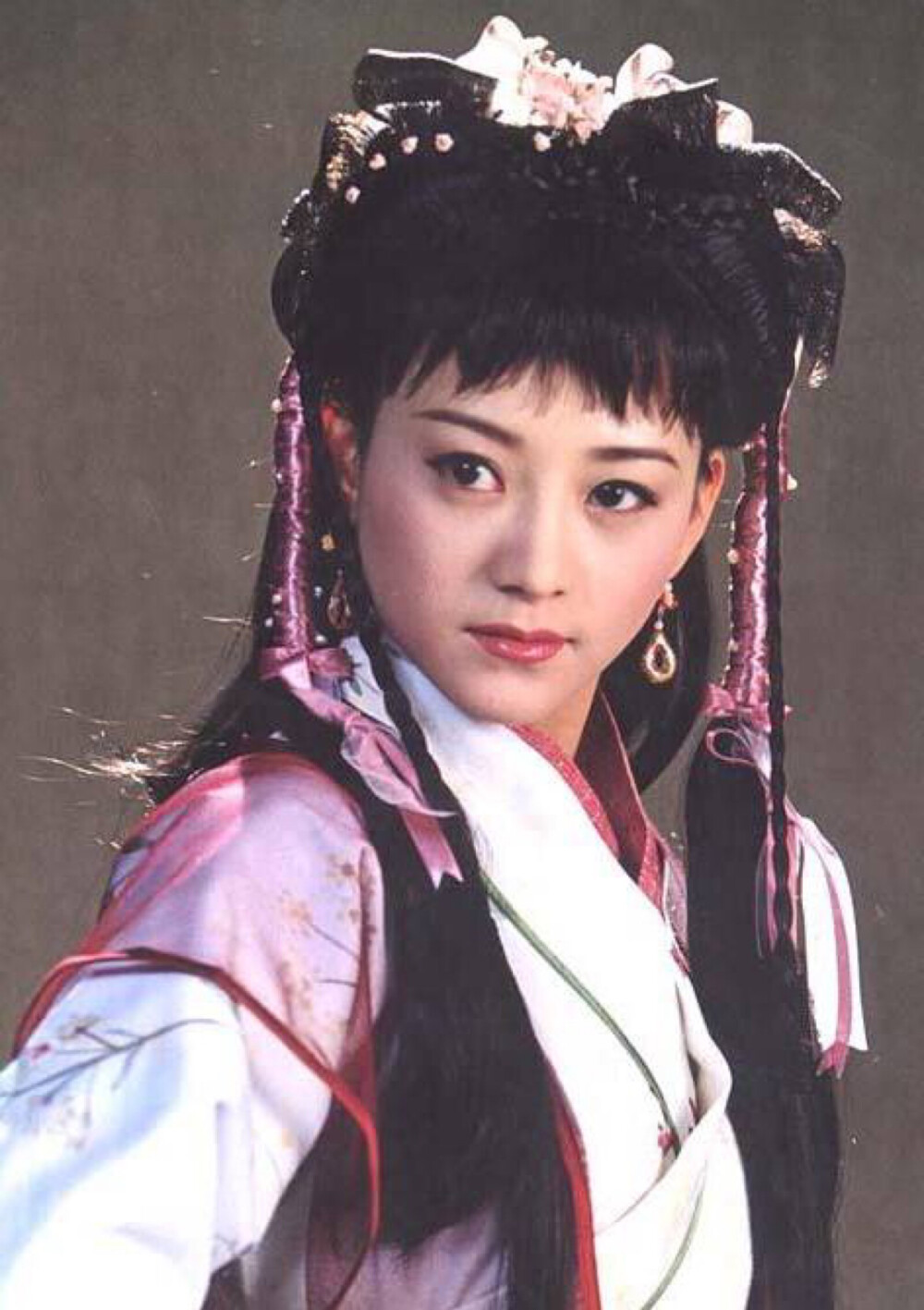 岳灵珊：她是令狐冲的初恋，却爱上了让她悲惨