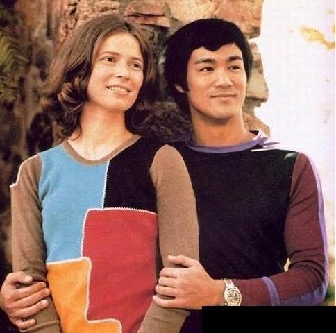 继李小龙死后，20年后他的儿子被“误杀”，为何死因都至今成谜？