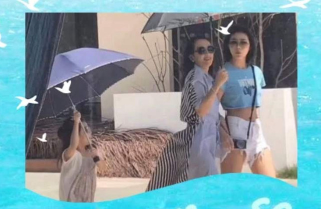 章子怡穿小背心露香肩与老公看演出，汪峰紧搂太太纤腰占有欲十足