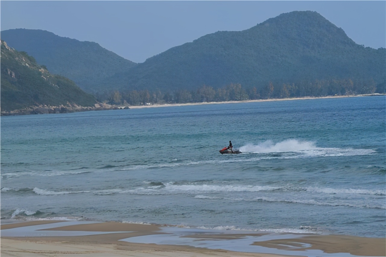 冬天旅行首选目的地，三亚吃喝玩乐全攻略，给你最悠闲的海岛时光