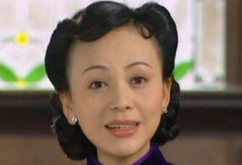 “雪姨”16岁儿子罕见曝光！性格温暖颜值却被嘲，富豪生父成谜