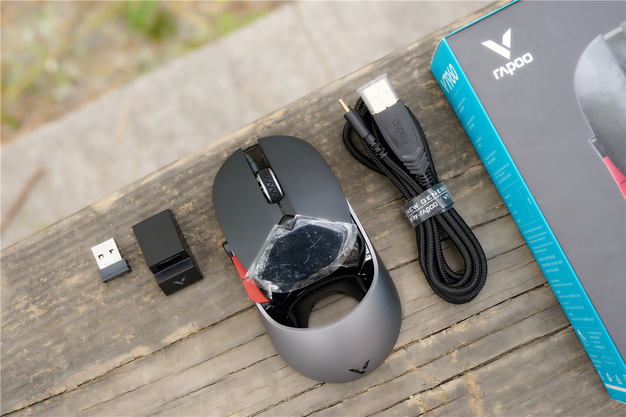 电竞级屏显雷柏VT960双模游戏鼠标游戏体验快人一步