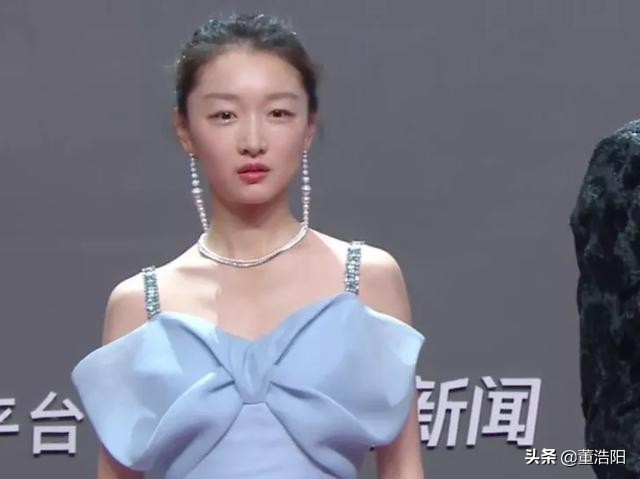 星光红毯众星造型：乔欣透视装抢镜，热巴大秀