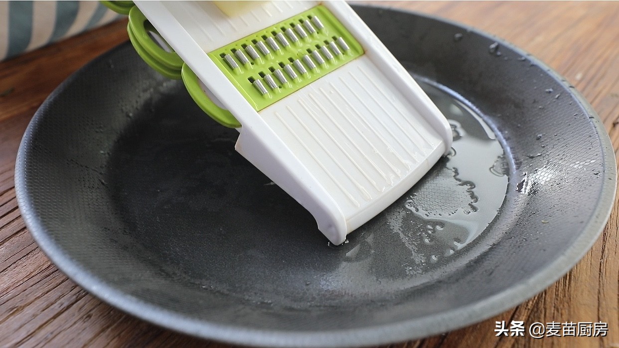 教你蘿蔔糕做法，不用一滴油，一大鍋吃完也不膩，天冷就要這麼吃