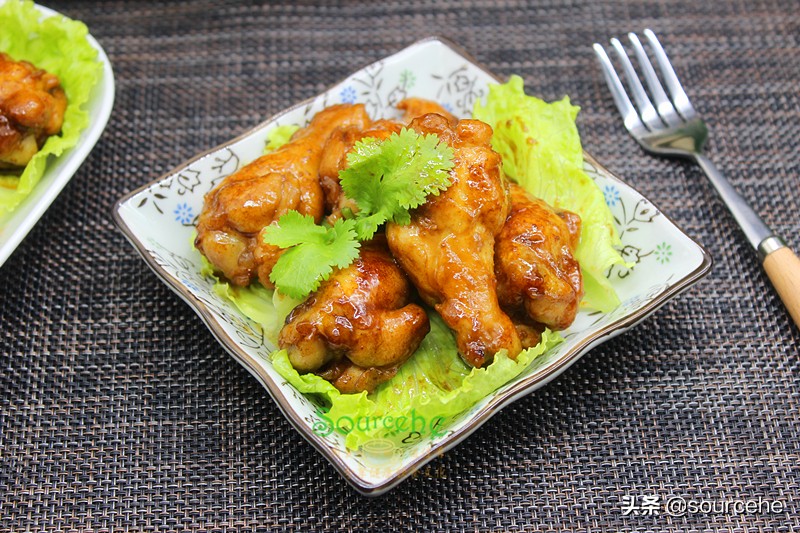 鸡腿我家从来不烤，加它焖一焖，肉嫩鲜美，连骨头都入味，太香了