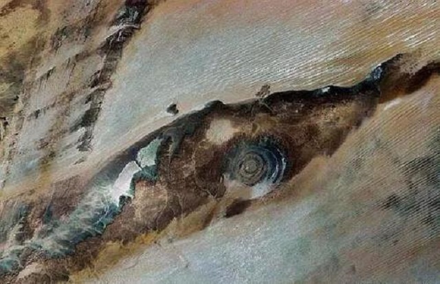 ​地球有两只“眼睛”：一只在非洲，一只在中