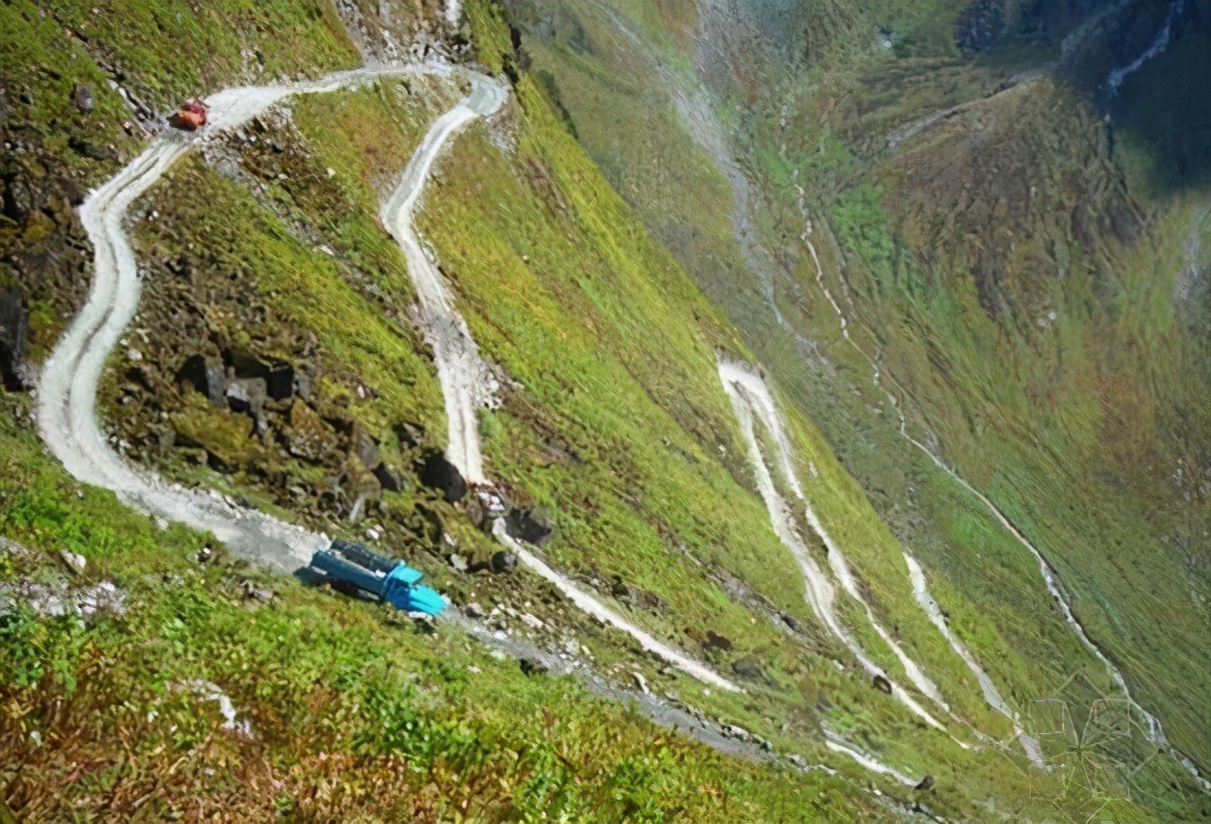 我国的墨脱公路为什么对藏南如此重要?修建它为什么异常艰难