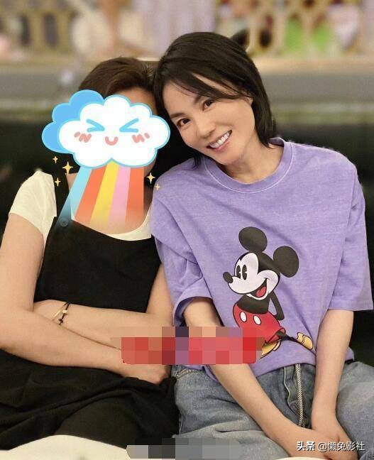 许久不见的李嫣现身14岁生日，亭亭玉立金发抢眼