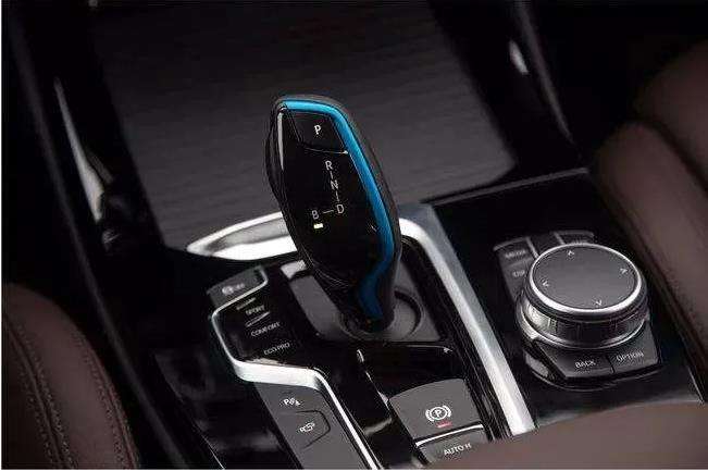 创新纯电动BMW iX3满电待发