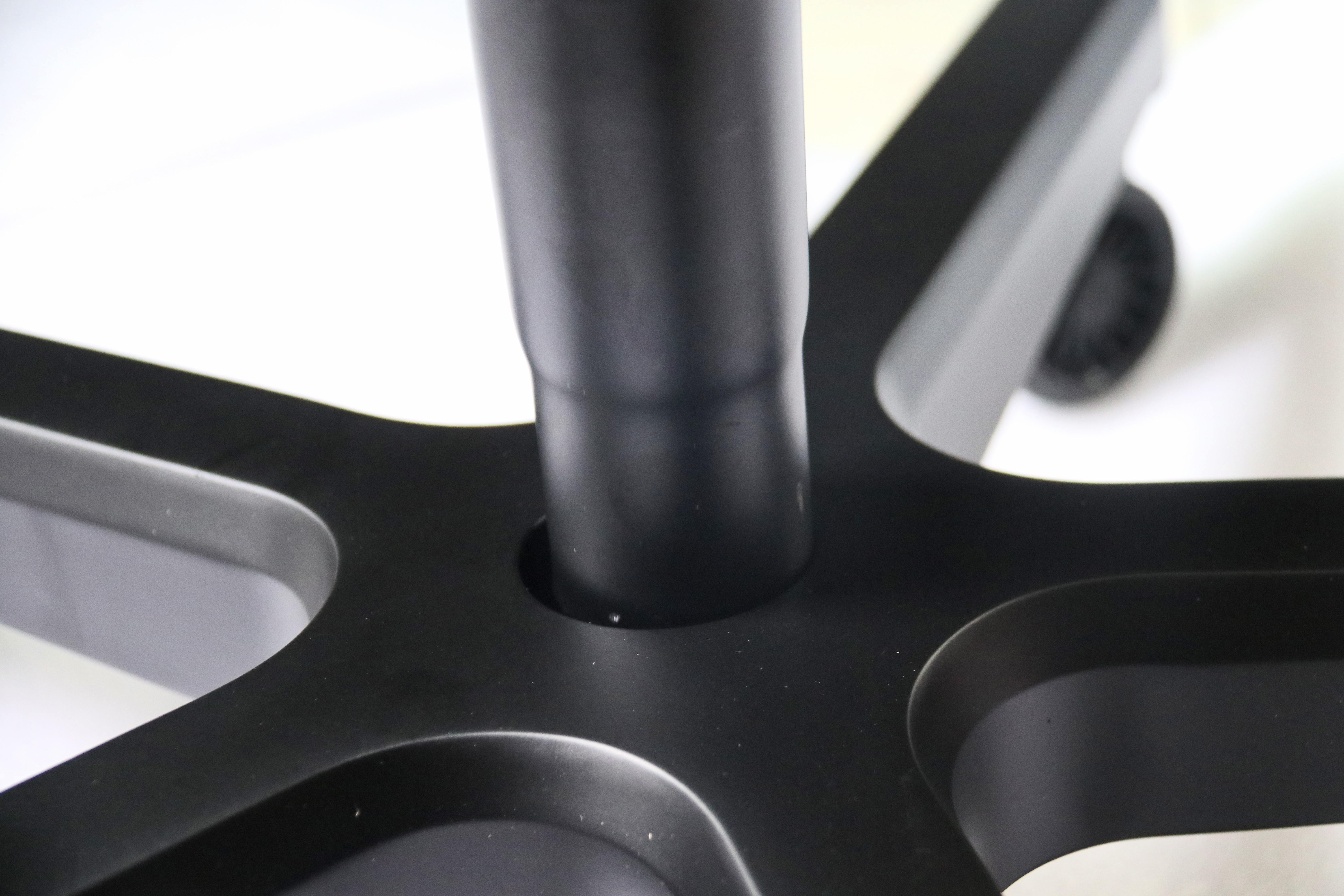 玩的不仅是游戏，午间小憩也适合：安德斯特赤焰王座电竞椅实测