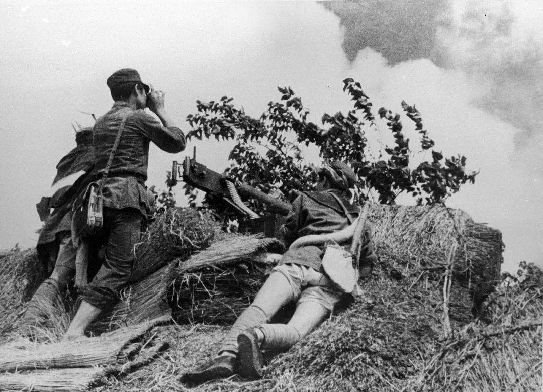 杜聿明缺弹少粮也不投降，粟裕思虑再三：给点