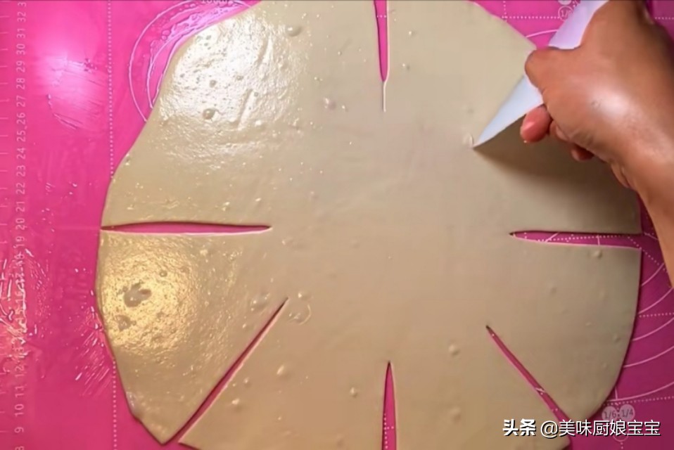 "Maoxiang pie" method to share, so the sauce pie is crispy on the outside and tender on the inside.