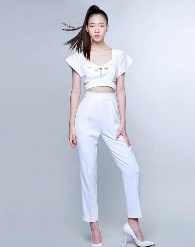 小S迎42岁生日，女儿发妈妈黑照为其庆生，张大