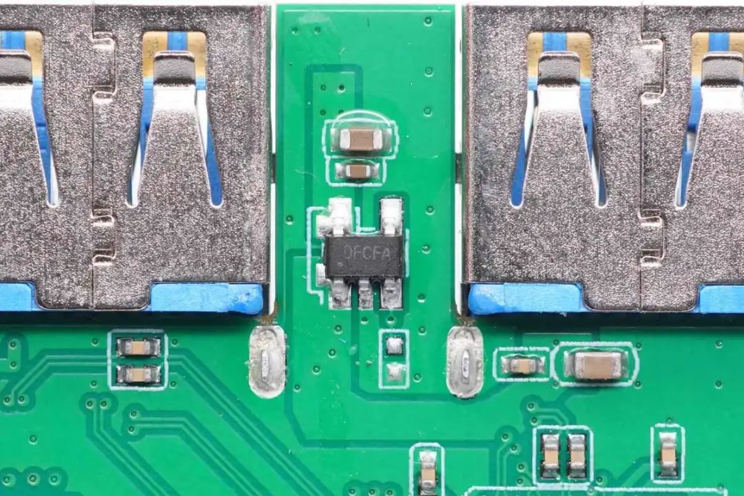 这款拓展坞可让笔记本直接联网，用户都说好，内部黑科技揭晓