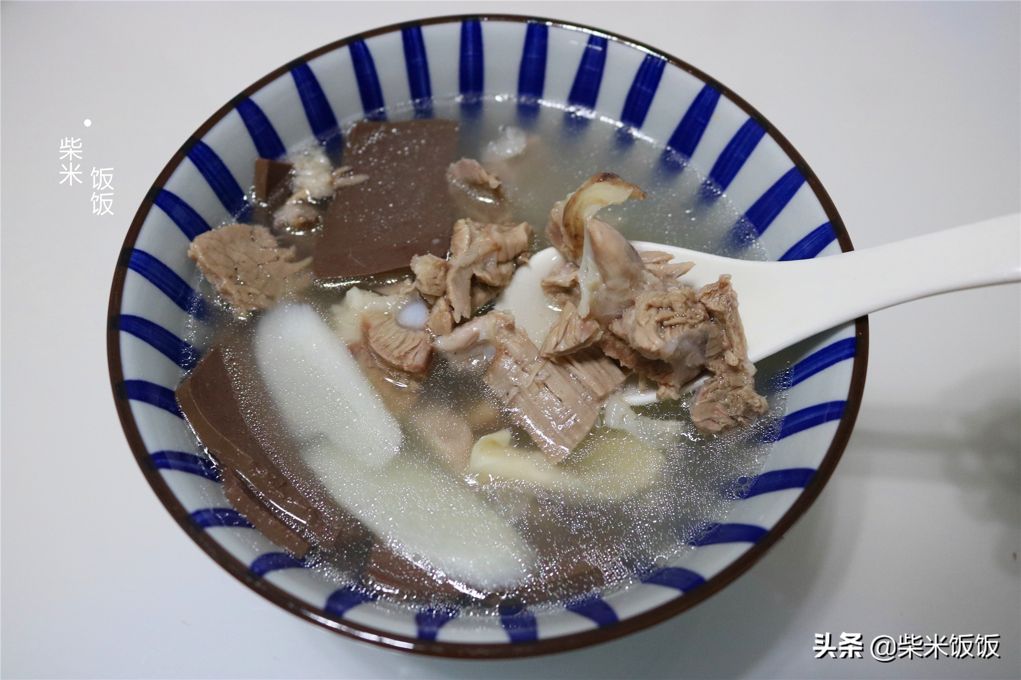 羊肉汤怎么炖？家庭做法很简单，羊汤鲜美香醇，没有腥膻味