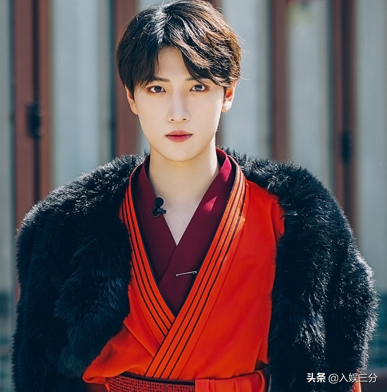 Achieve ancient costume of Cos of 4 student collective, liu Yu is reductive degree tall, I am encircled by modelling of Mi Kaguo king however pink