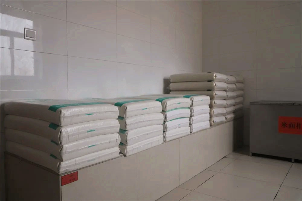 兵哥哥的炊事班里有多整齐？青菜辣椒就忍了，