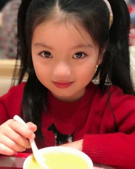 有一种“整容式”长大叫阿拉蕾，本以为长残了，没想到美到不敢认