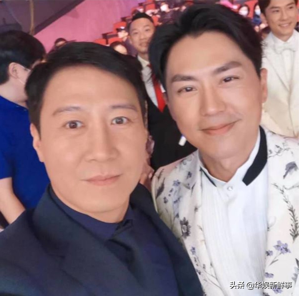 黎明降临TVB引轰动，艺人为求合影各出奇招，电