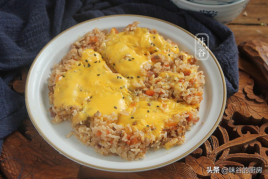 天冷了，我家就愛吃這飯，香氣撲鼻，美味營養高，上桌就光盤