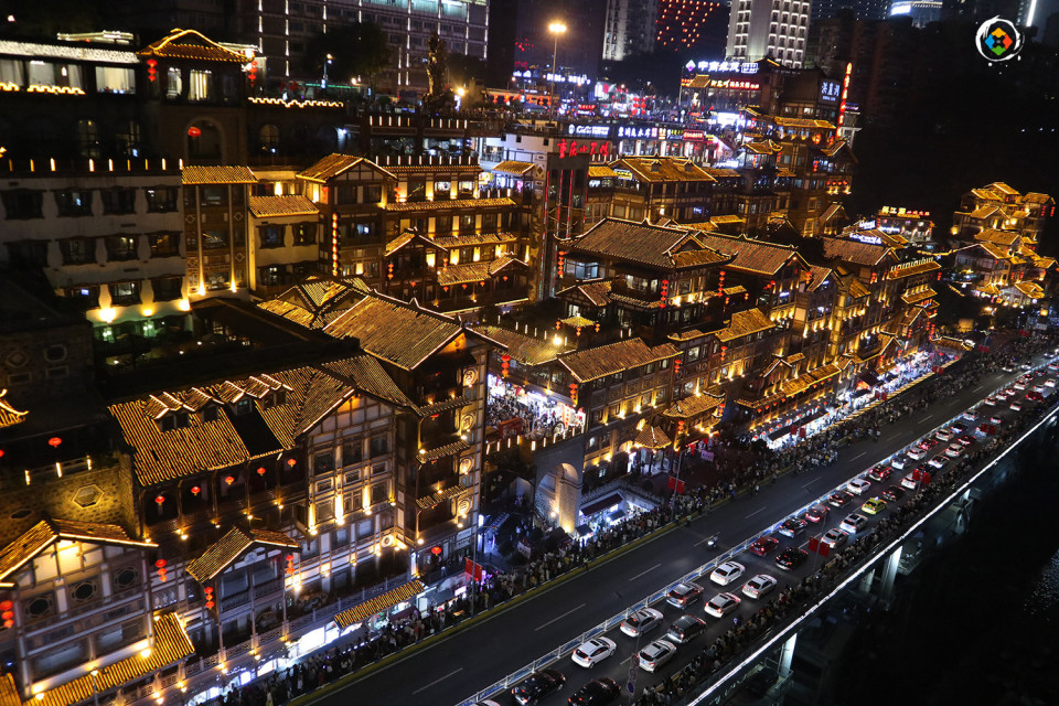 重庆李子坝初步升级，打造游客中心，还只是个网红打卡地吗？