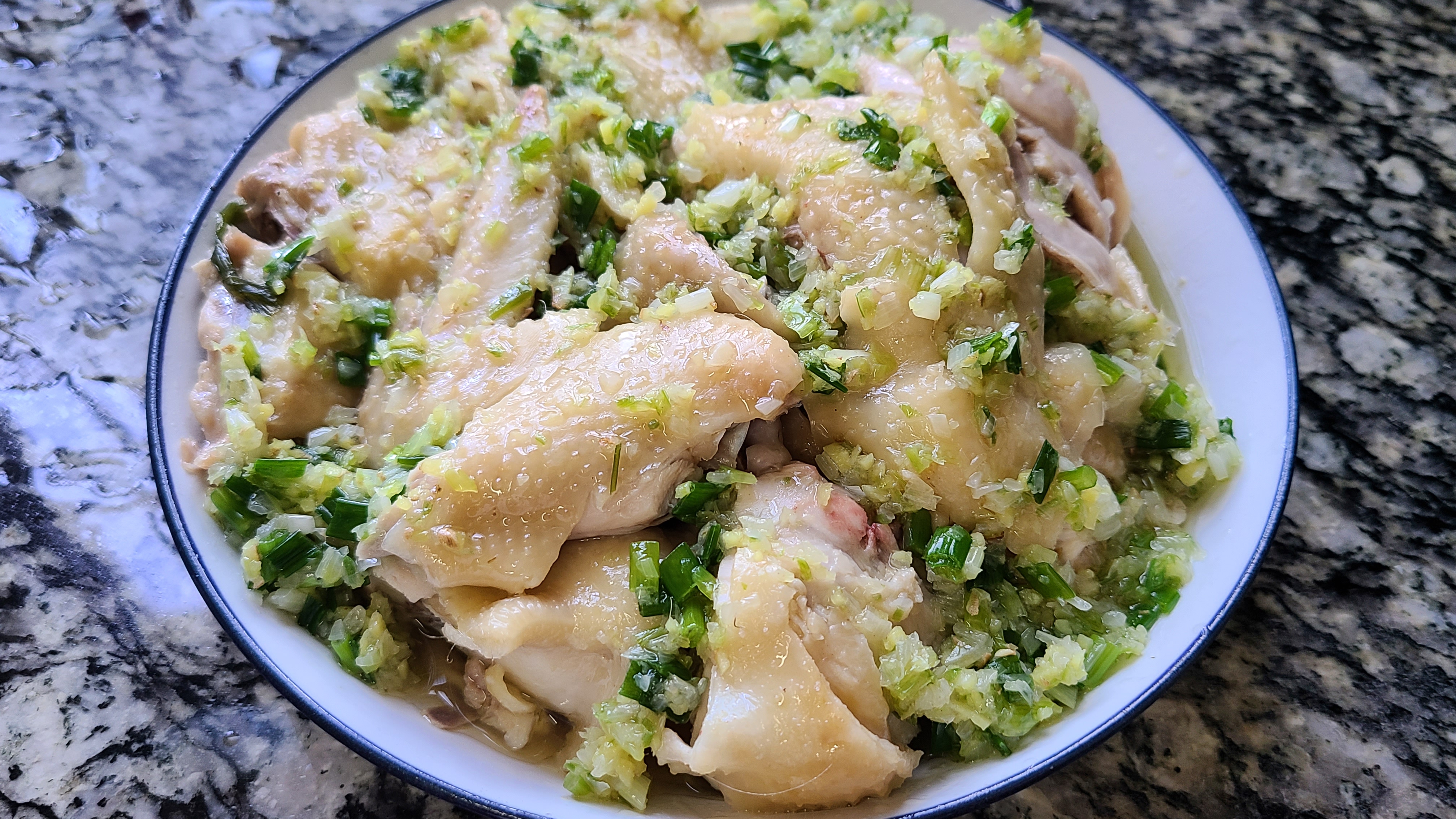 葱油鸡，做法简单又好吃的一道广东美食，20分钟就能做好