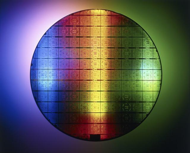 一骑绝尘的国产刻蚀机，已进入5nm，可惜其它设备太落后