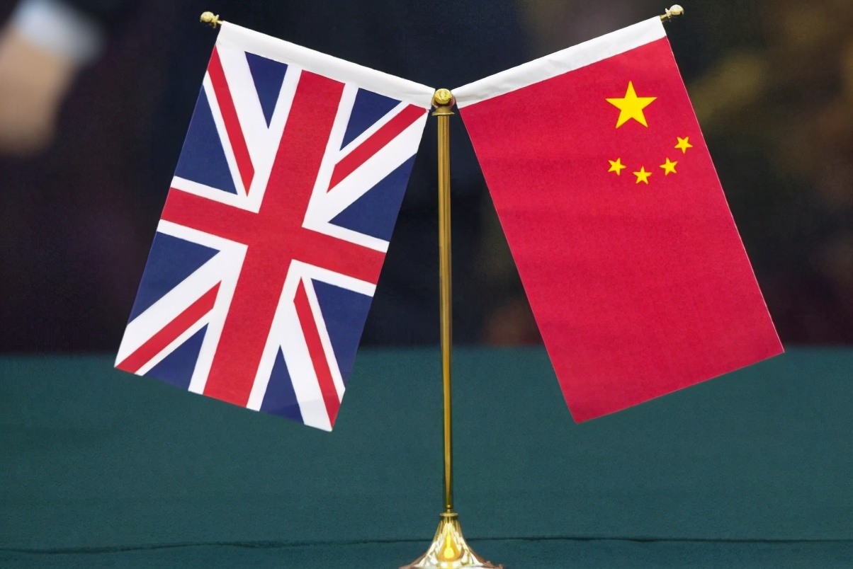 英國為任性付出代價！ 中國向全球表明態度，899億資金撤出英國