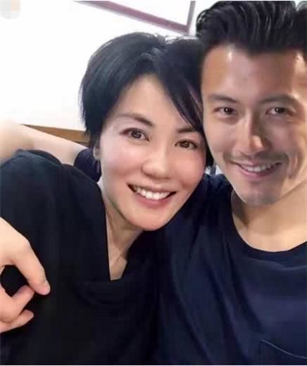港媒报道：王菲为谢霆锋生下一子？
