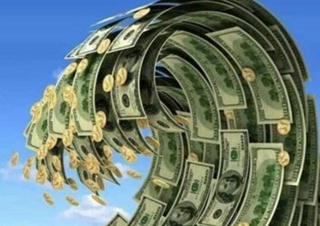 美元时代或要结束？美国向全世界“征税”，没