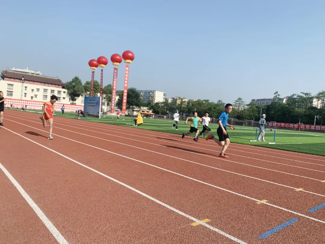 双流实小东区代表队参加区第三十一届中小学生田径运动会喜获佳绩